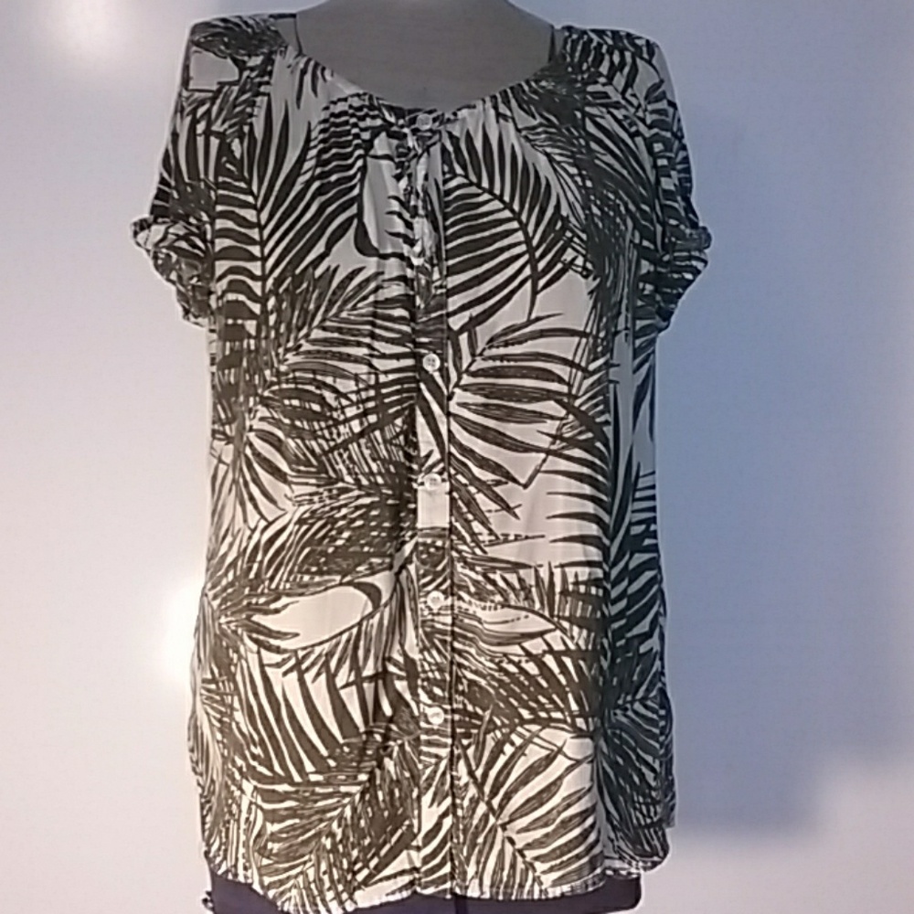 🌴Croft & Barrow Short Sleeve Button Blouse Size L